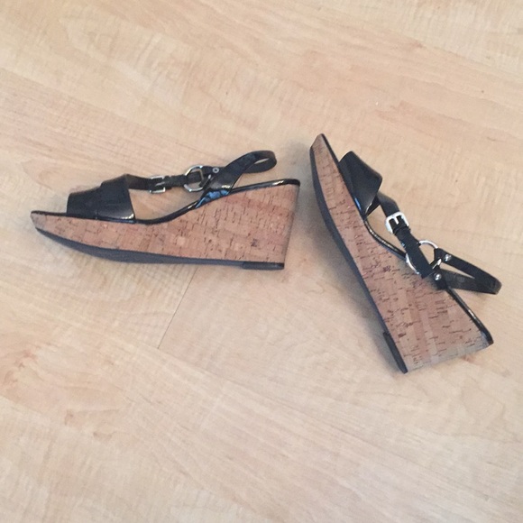 Franco Sarto black patent leather shoes size 71/2. - Picture 2 of 5